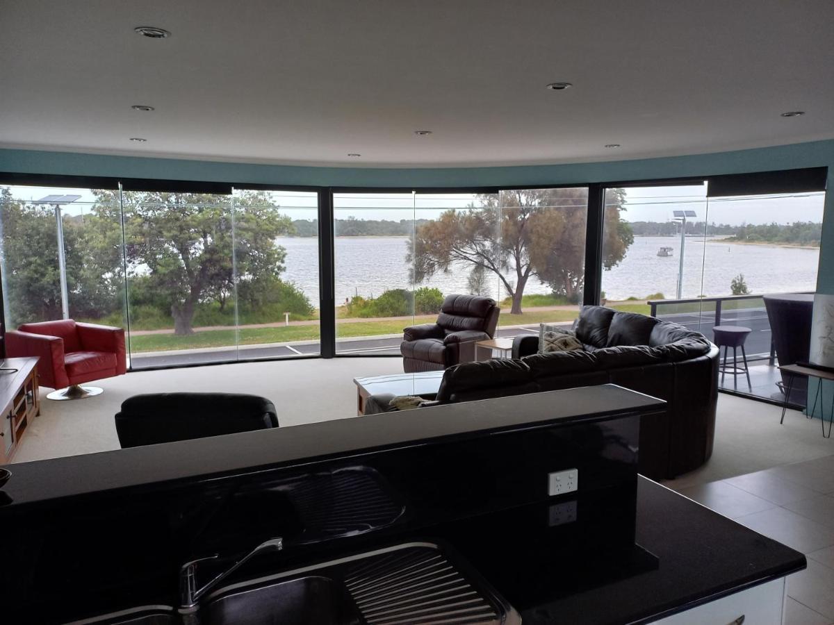 Heyfield Motel And Apartments Lakes Entrance Extérieur photo