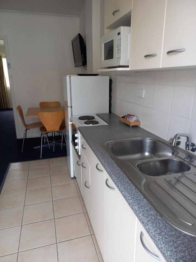Heyfield Motel And Apartments Lakes Entrance Extérieur photo