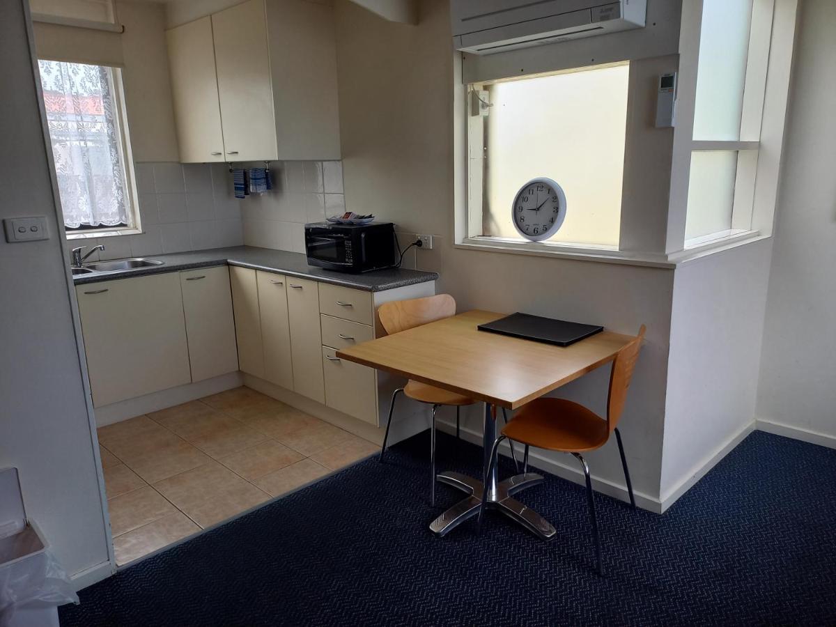 Heyfield Motel And Apartments Lakes Entrance Chambre photo