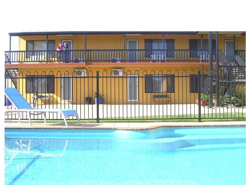Heyfield Motel And Apartments Lakes Entrance Extérieur photo