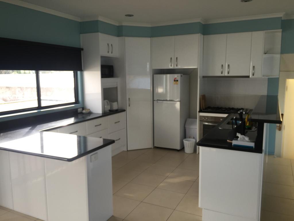 Heyfield Motel And Apartments Lakes Entrance Extérieur photo