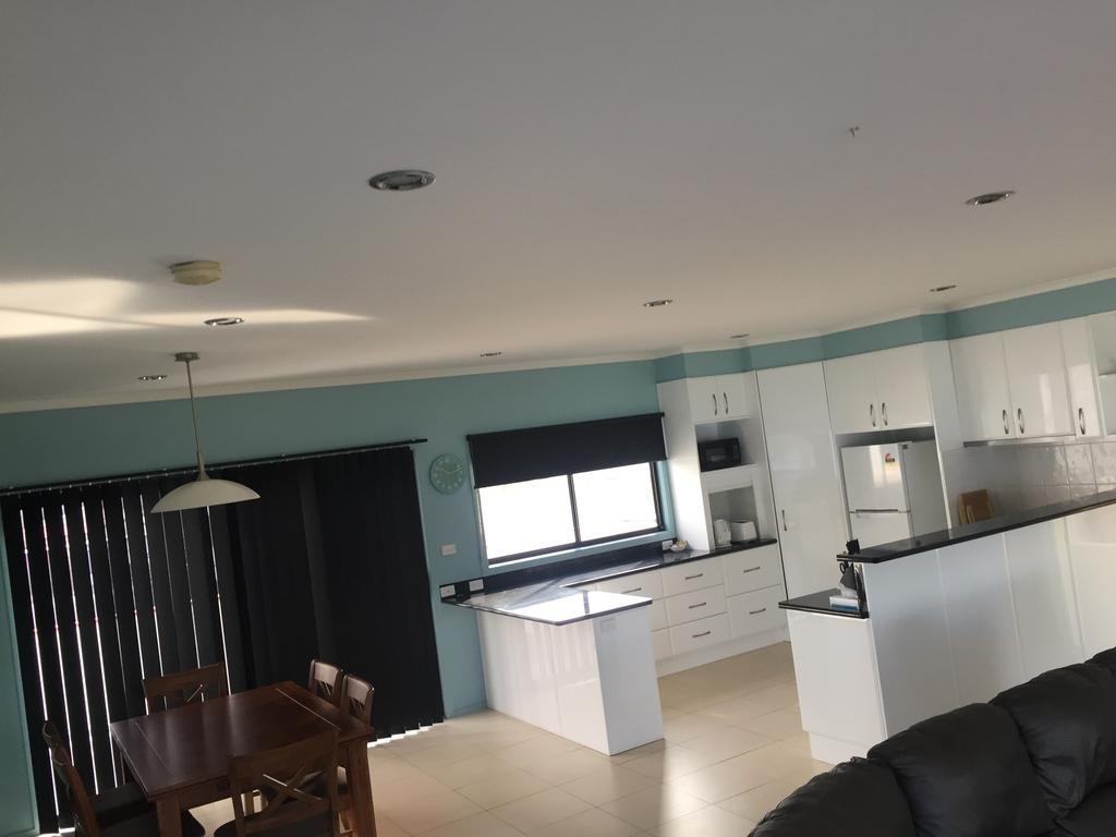 Heyfield Motel And Apartments Lakes Entrance Extérieur photo