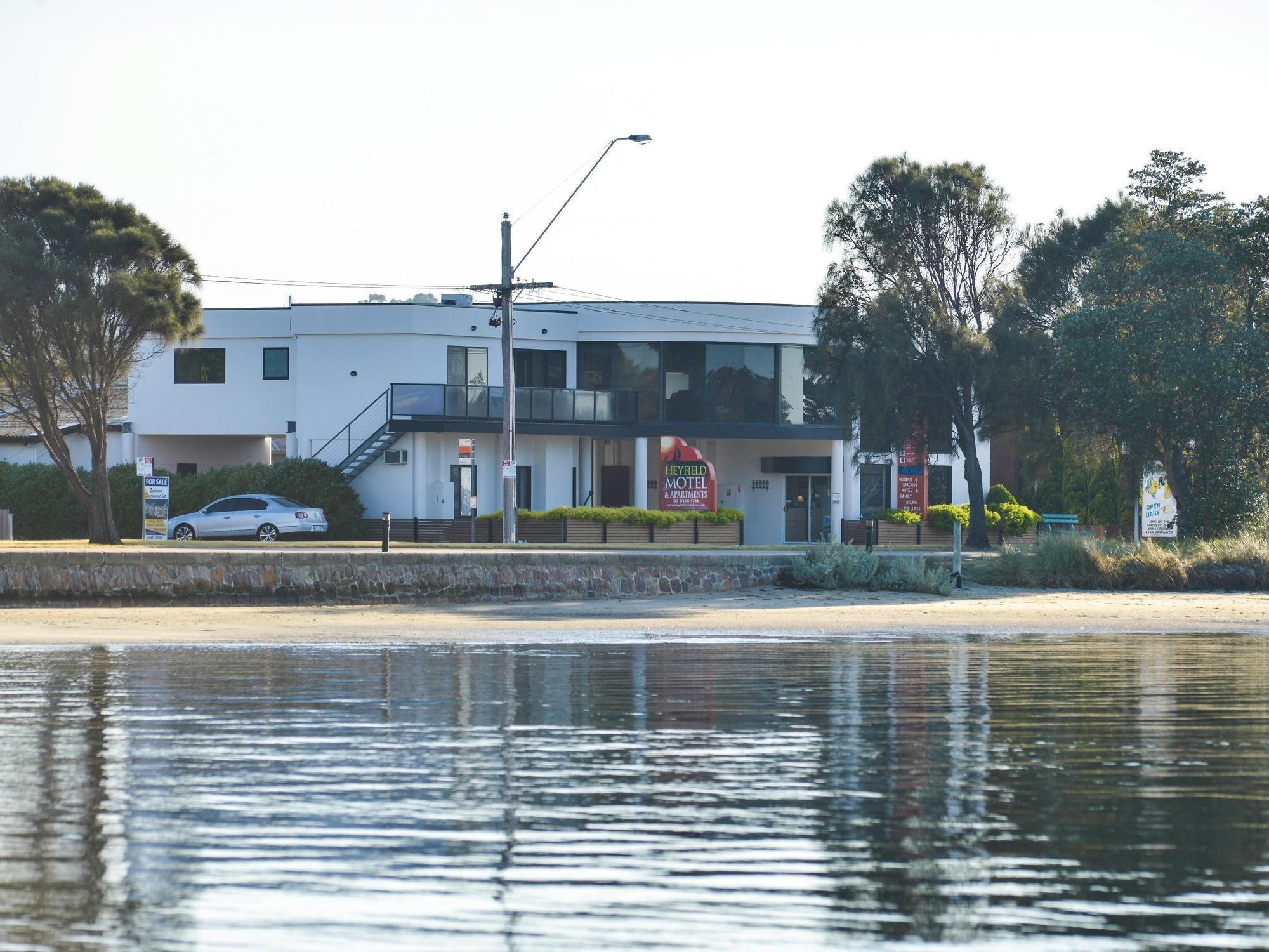 Heyfield Motel And Apartments Lakes Entrance Extérieur photo