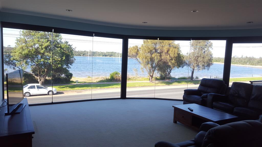 Heyfield Motel And Apartments Lakes Entrance Extérieur photo