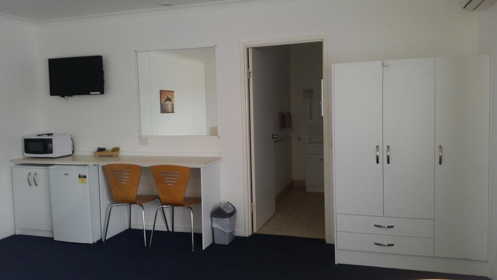 Heyfield Motel And Apartments Lakes Entrance Extérieur photo