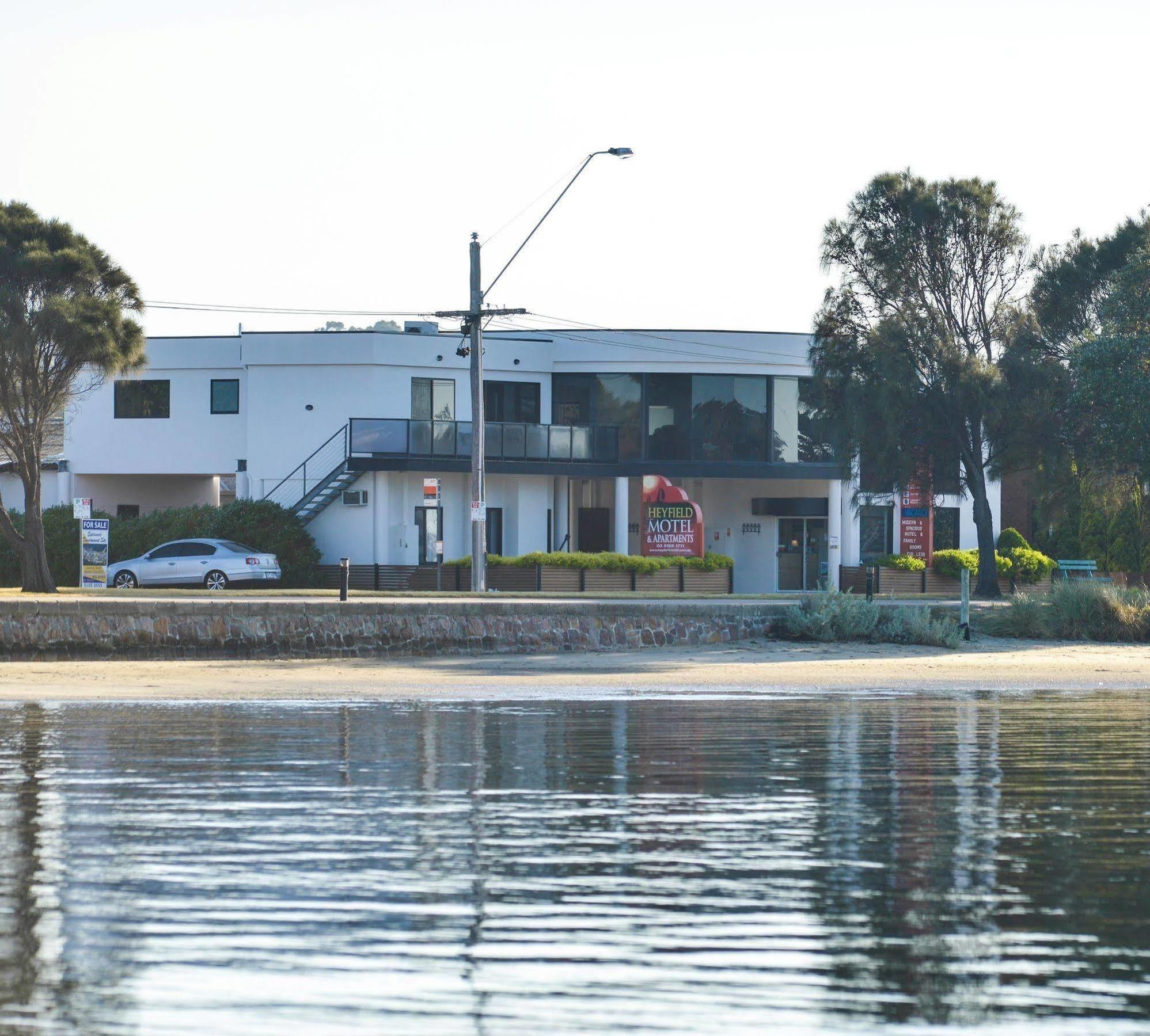 Heyfield Motel And Apartments Lakes Entrance Extérieur photo