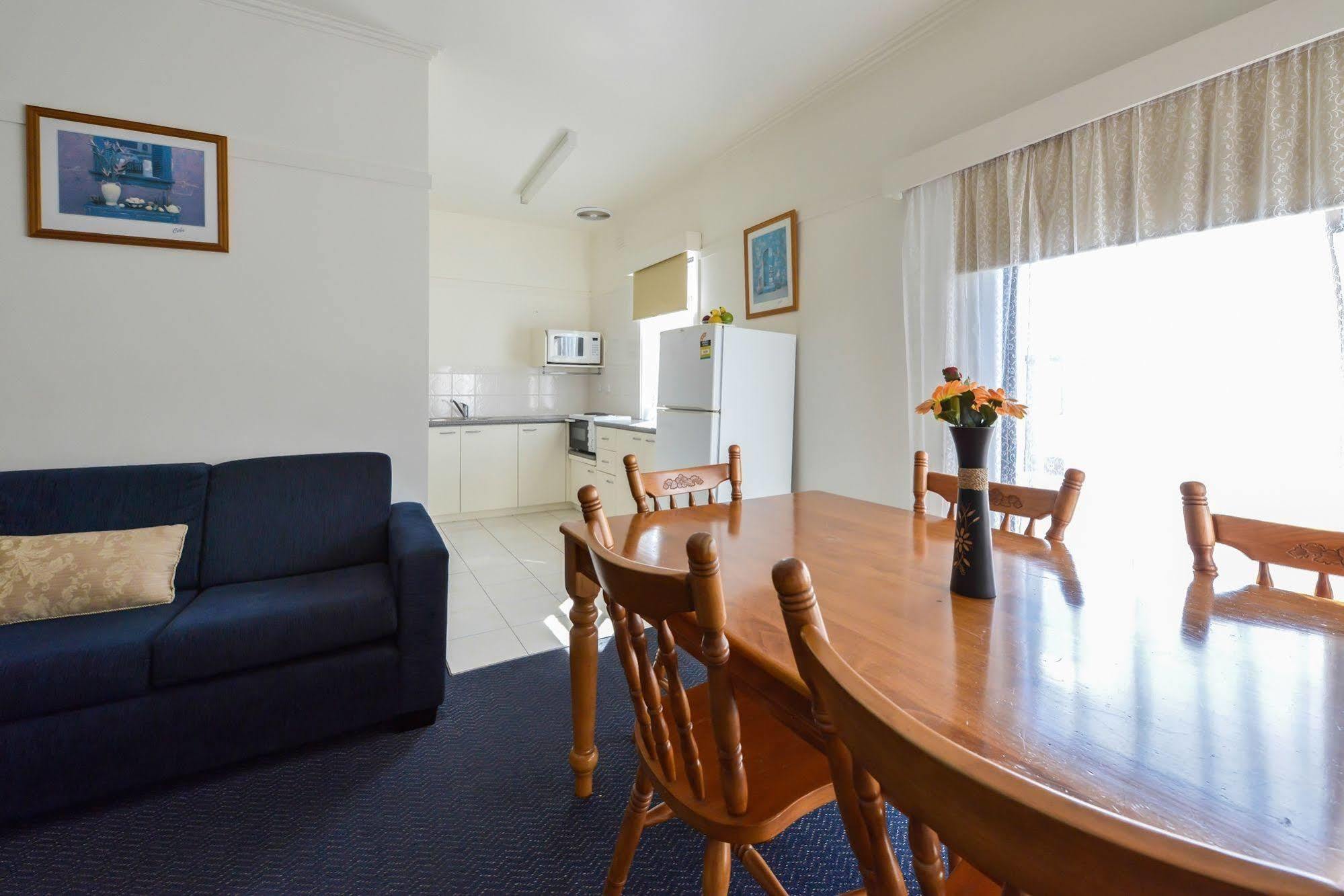Heyfield Motel And Apartments Lakes Entrance Extérieur photo