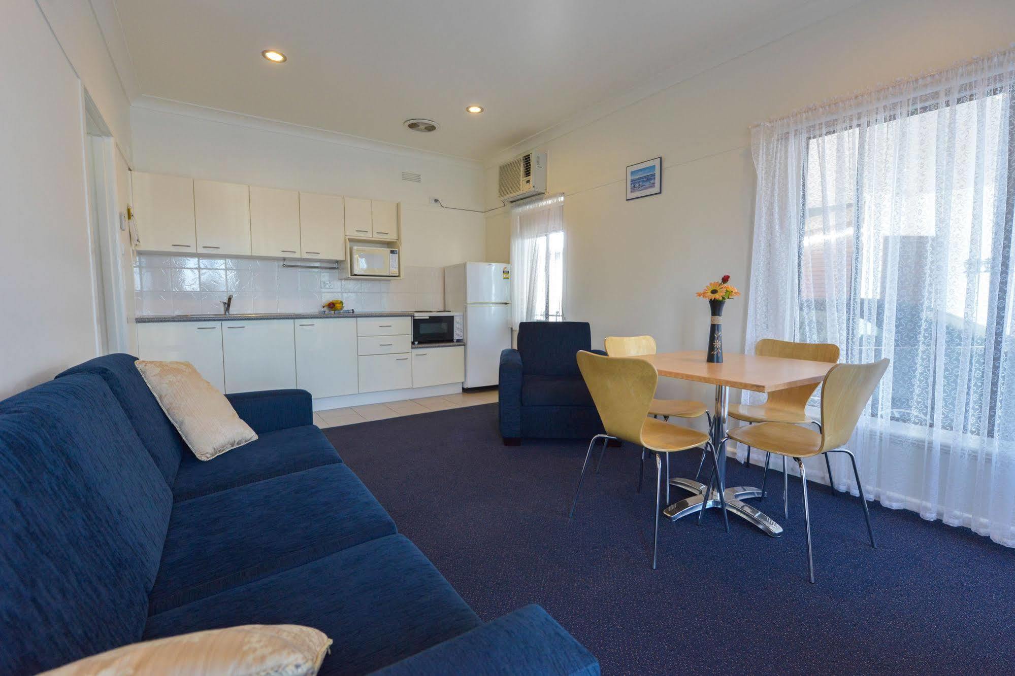 Heyfield Motel And Apartments Lakes Entrance Extérieur photo
