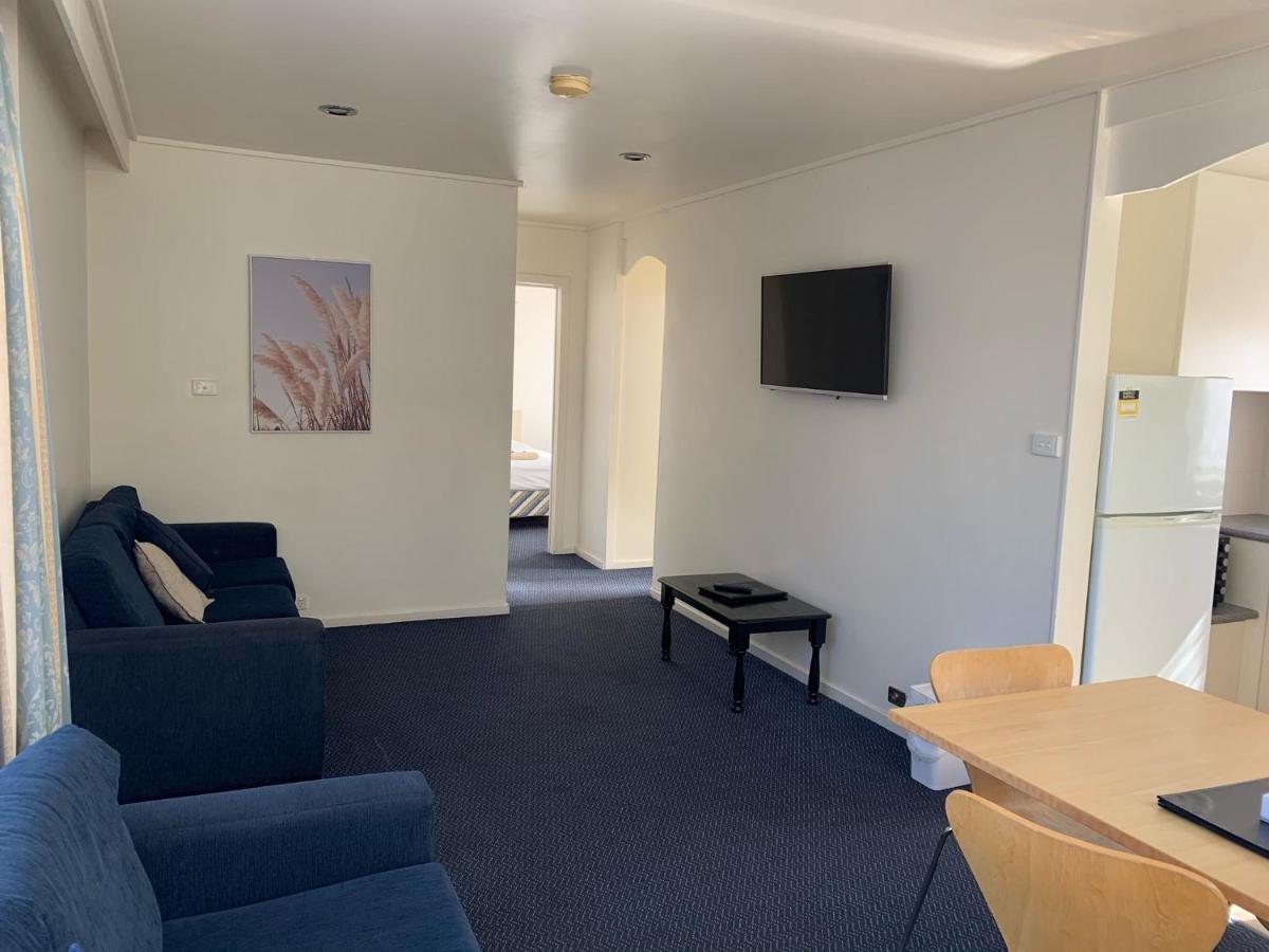 Heyfield Motel And Apartments Lakes Entrance Extérieur photo