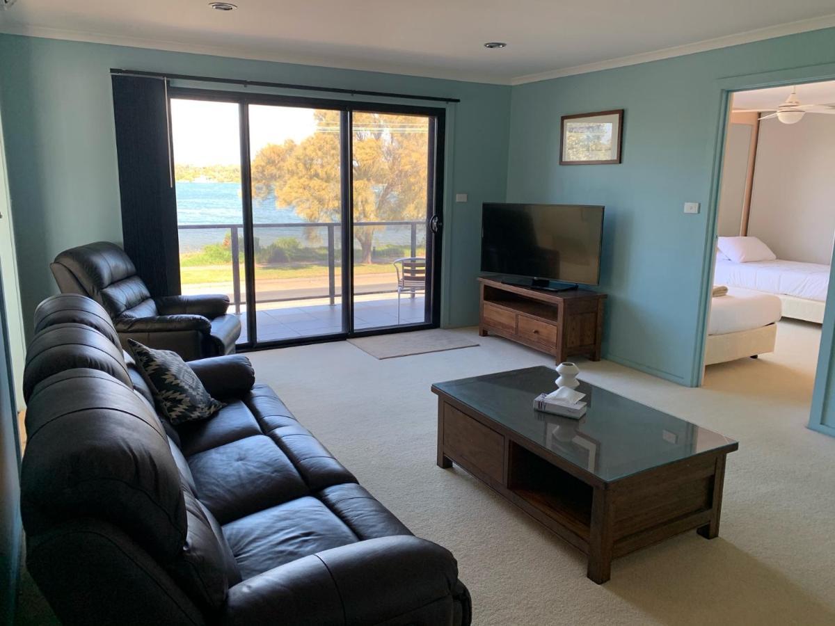 Heyfield Motel And Apartments Lakes Entrance Extérieur photo
